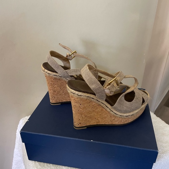 RAS Linen Stone wedge comfortable yet beautiful shoe. - Picture 2 of 3